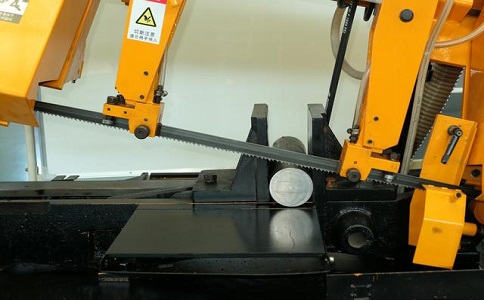 凤山数控带锯床自动送料精度会出现偏差吗？